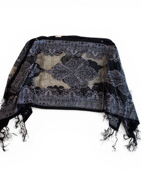 Black & Gray Paisley Fringe Poncho Shawl Elegant Women's Accessory